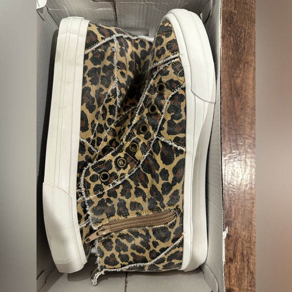 Brand new in box Gypsy Jazz Grayson leopard sneakers size 10 - Picture 2 of 3